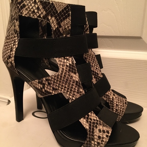 Calvin Klein gladiators. - Picture 2 of 2